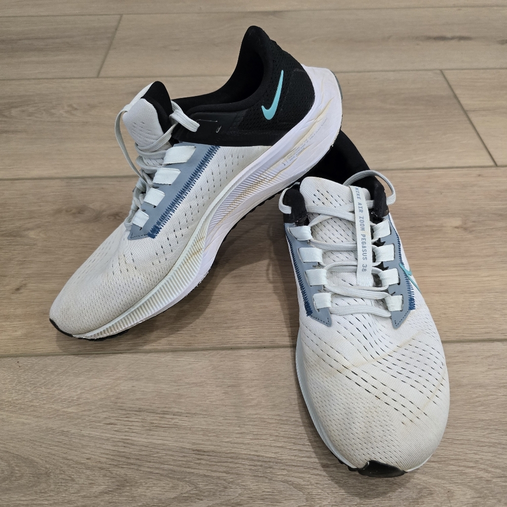 Nike Women's 11 Sneakers Teal White Black Athletic Fitness Running Walk Mudrun